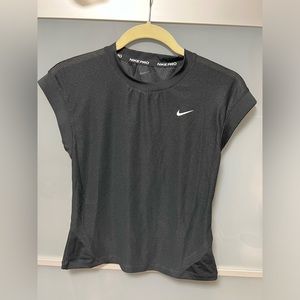 Nike Pro Tennis 🎾 top size Small